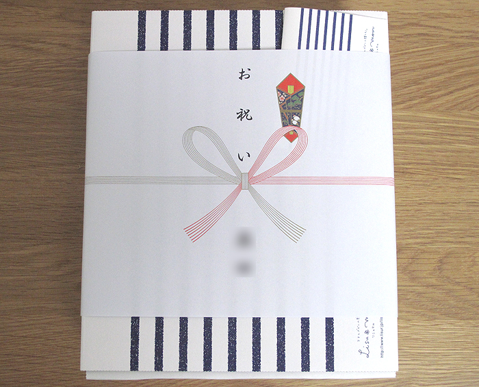 リシュマム、名前入りベビーリュックのギフトボックス