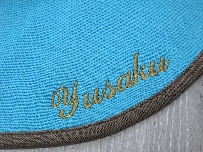 macaronシリーズ「スカイ×グレージュ」の名前入れの様子