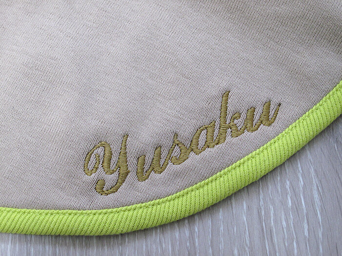 macaronシリーズ「sando×レモン」の名前入れの様子